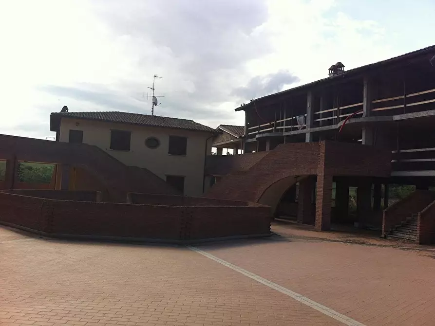 Immagine 4 di Appartamento in vendita  in Via della Stazione a Montalcino