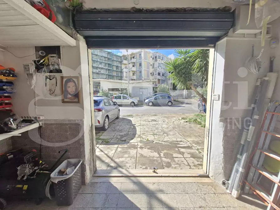 Immagine 2 di Negozio in vendita  in Via Pietro Vinci a Palermo