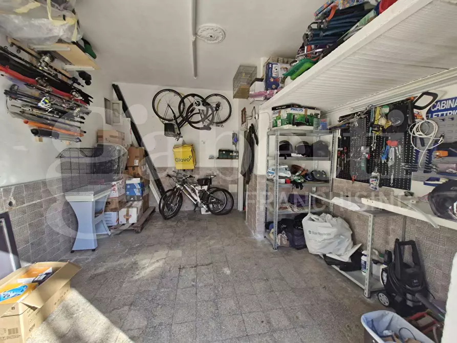 Immagine 3 di Negozio in vendita  in Via Pietro Vinci a Palermo