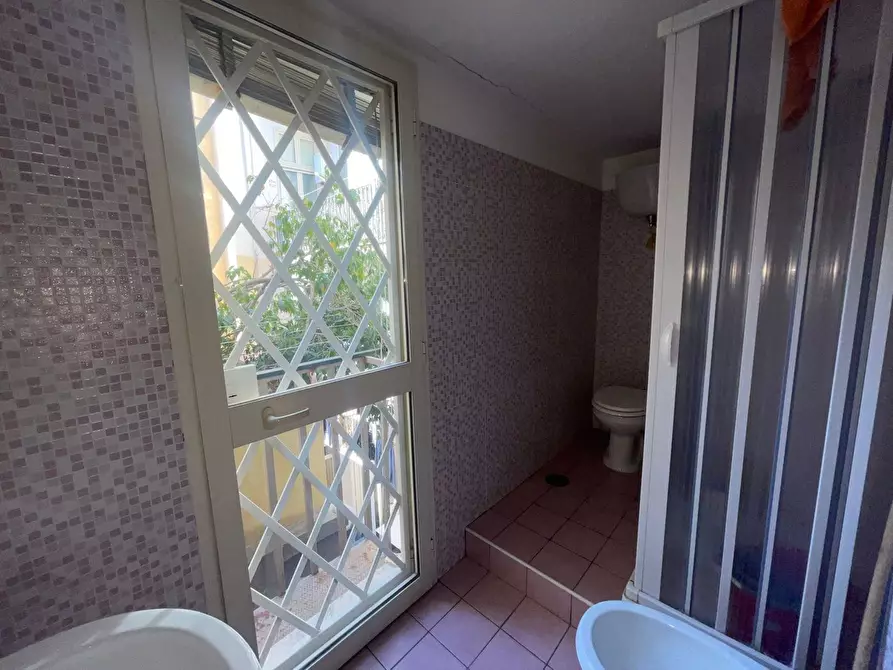 Immagine 12 di Appartamento in affitto  in Via foria a Napoli