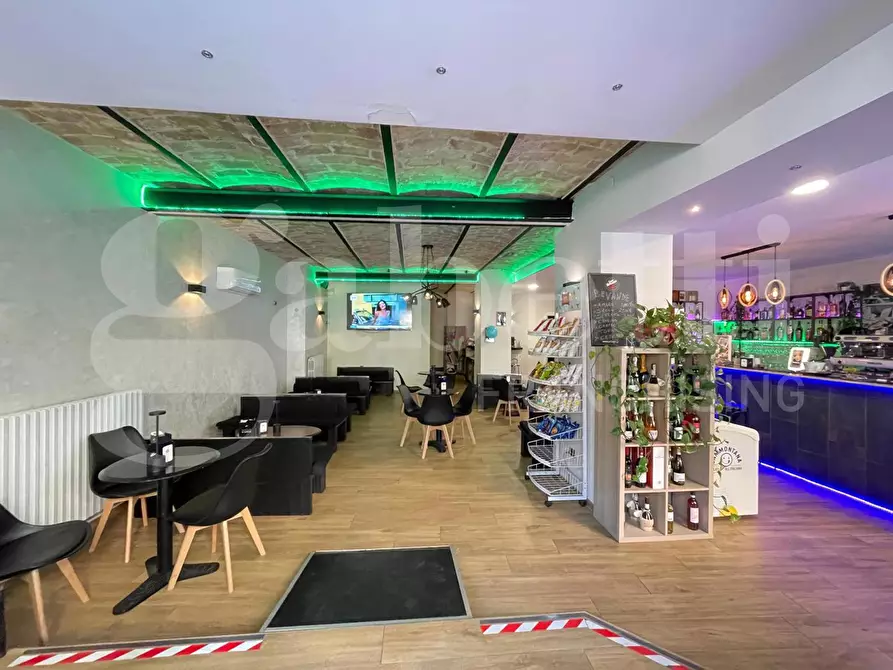 Immagine 4 di Negozio in vendita  in Via Acquaviva, 7 a Giulianova