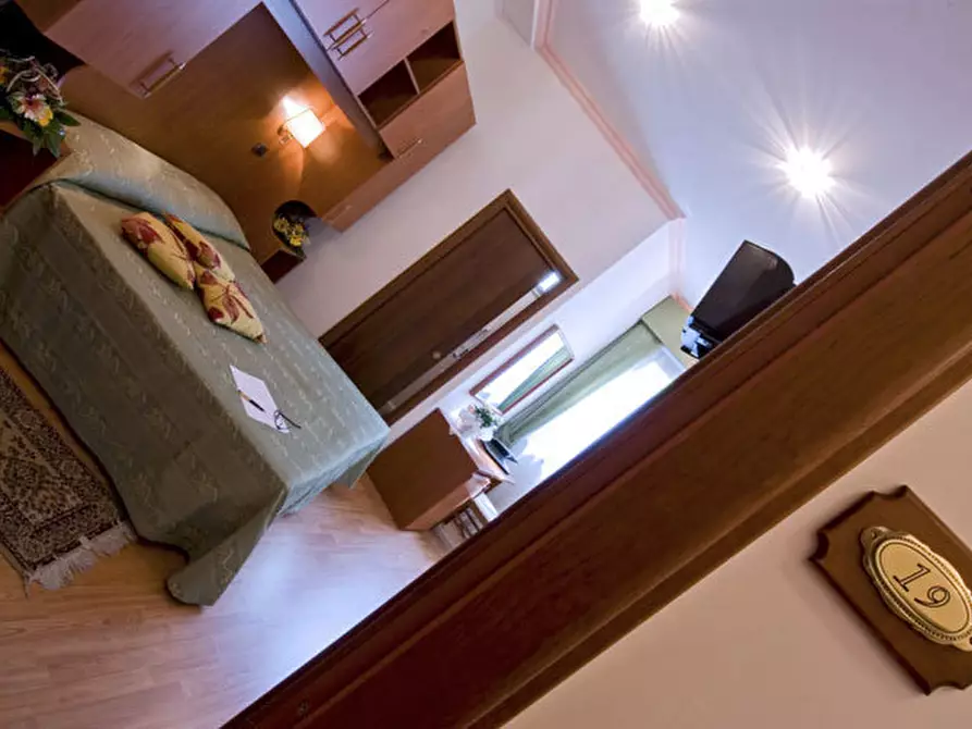 Immagine 6 di Albergo/B&B/Residence in vendita  in Via Del Parco, 17 a Fiuggi