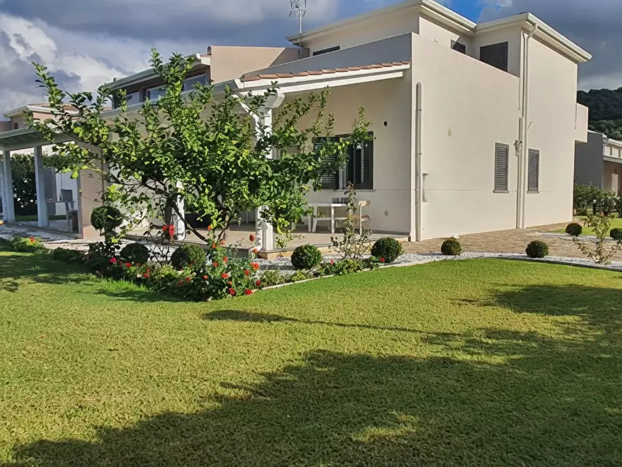 Immagine 1 di Appartamento in vendita  in Contrada Pistavecchia, SNC a Campofelice Di Roccella