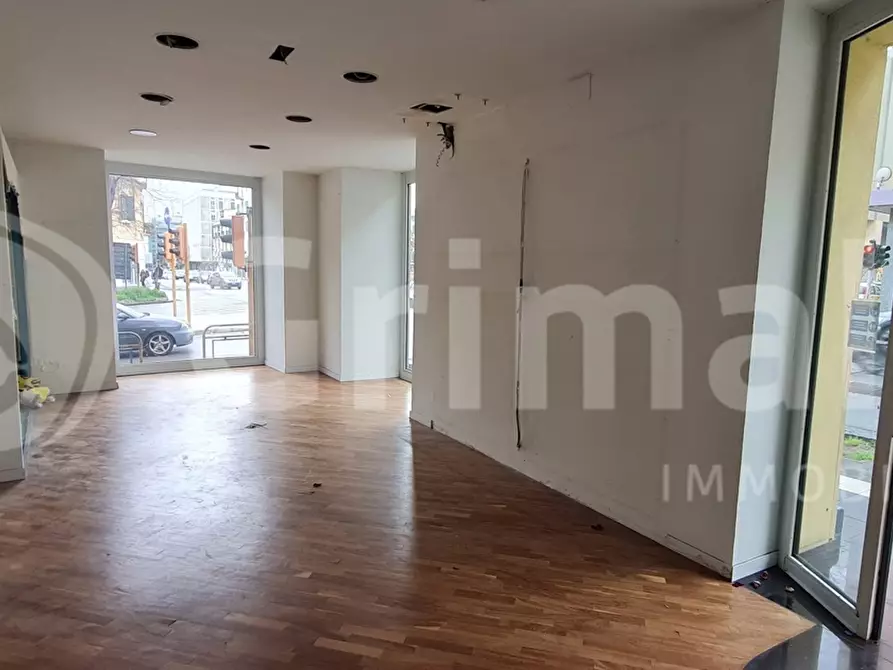 Immagine 14 di Negozio in affitto  in Via Tommaso Cannizzaro, 66 a Messina