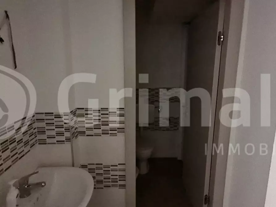 Immagine 9 di Negozio in affitto  in Via Tommaso Cannizzaro, 66 a Messina