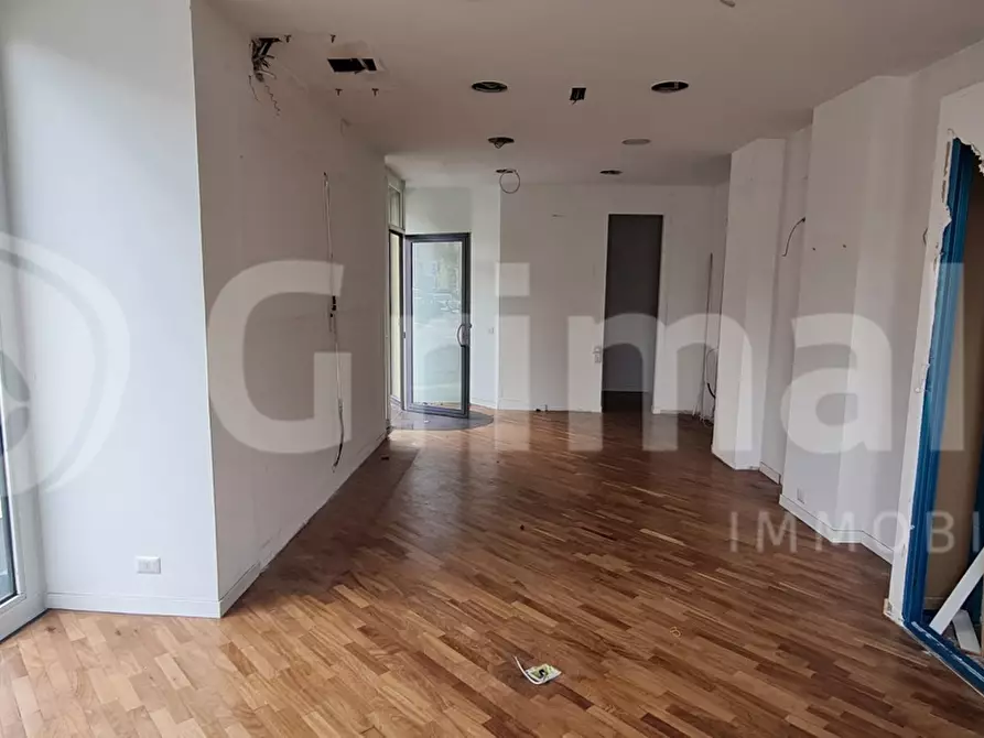Immagine 11 di Negozio in affitto  in Via Tommaso Cannizzaro, 66 a Messina