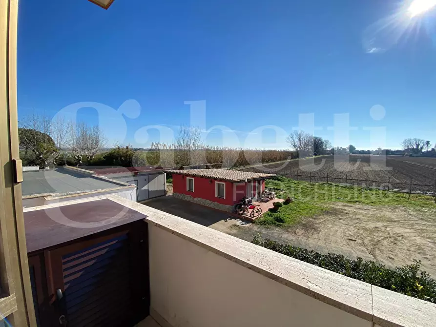 Immagine 11 di Appartamento in vendita  in Via della Luna, 257 a Fiumicino