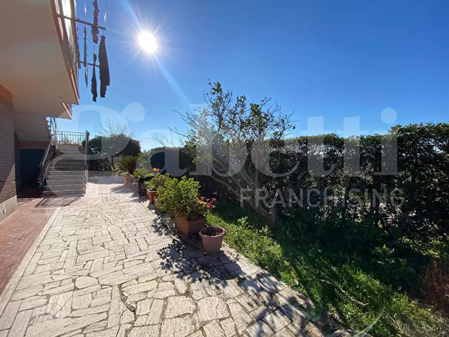 Immagine 3 di Appartamento in vendita  in Via della Luna, 257 a Fiumicino