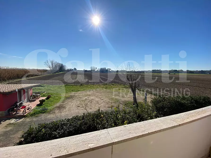 Immagine 13 di Appartamento in vendita  in Via della Luna, 257 a Fiumicino