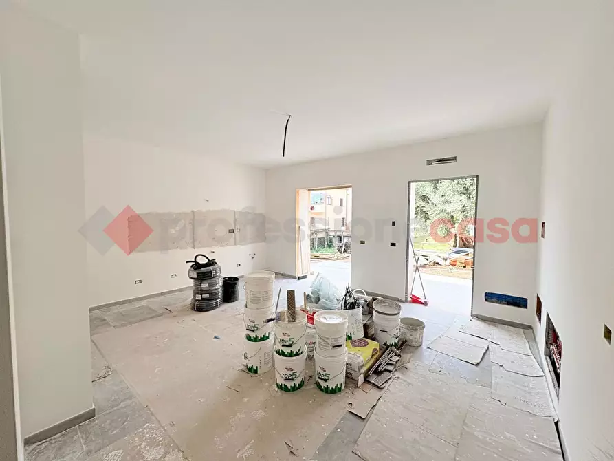 Immagine 2 di Appartamento in vendita  in Via Calabria, 27 a Guidonia Montecelio