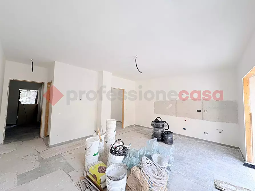 Immagine 5 di Appartamento in vendita  in Via Calabria, 27 a Guidonia Montecelio