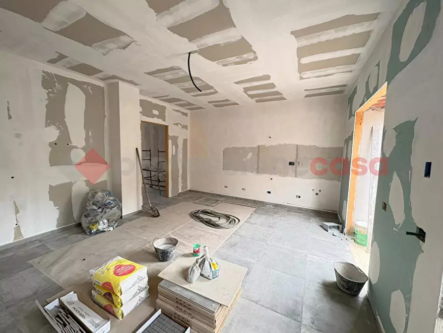 Immagine 1 di Appartamento in vendita  in Via Calabria, 27 a Guidonia Montecelio