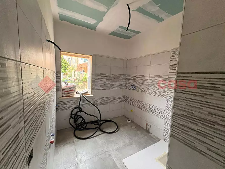 Immagine 14 di Appartamento in vendita  in Via Calabria, 27 a Guidonia Montecelio