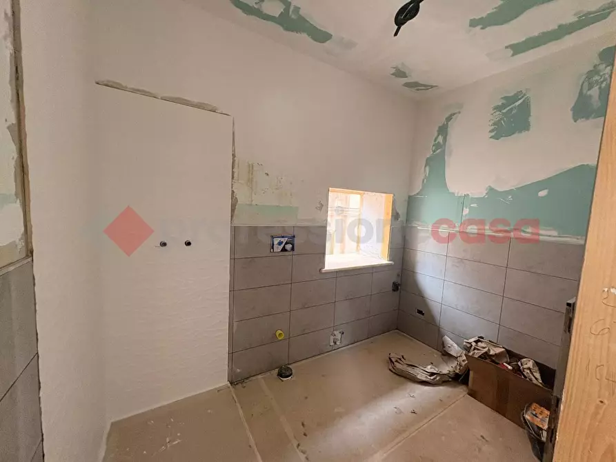 Immagine 4 di Appartamento in vendita  in Via Calabria, 27 a Guidonia Montecelio