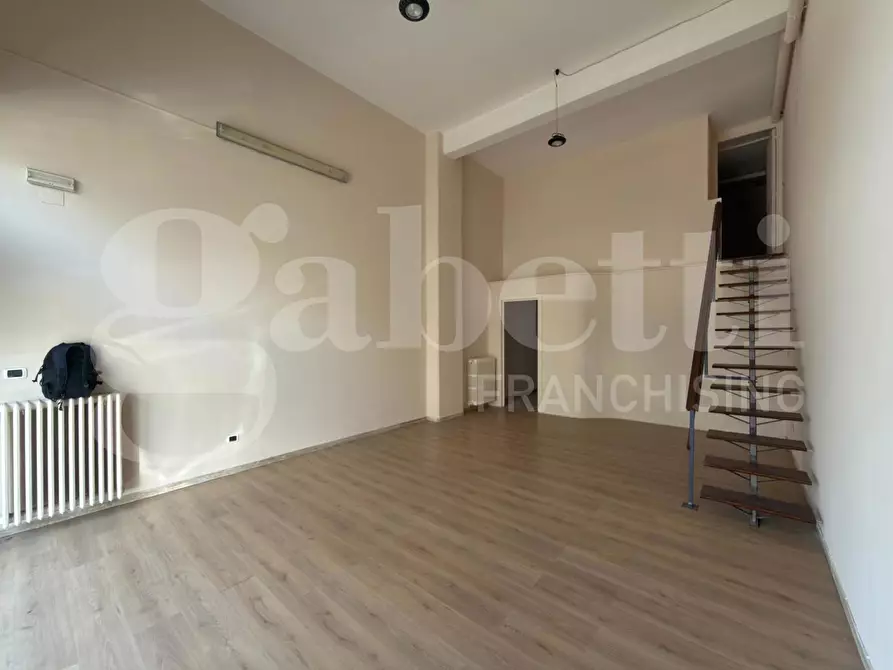 Immagine 11 di Negozio in affitto  in Via Lecce, 70 a Gallipoli