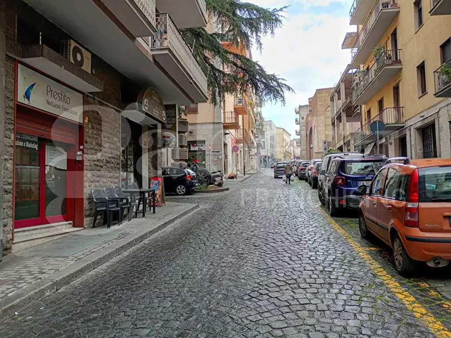 Immagine 2 di Negozio in vendita  in Via Pasquali, 7 a Benevento