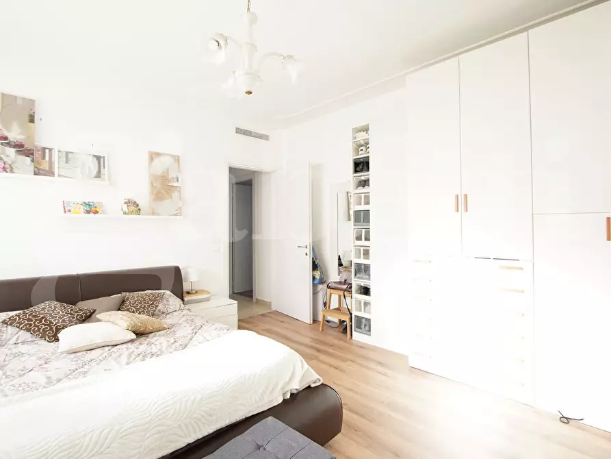 Immagine 15 di Appartamento in vendita  in Viale Garibaldi, . a Venezia