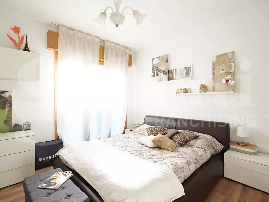 Immagine 14 di Appartamento in vendita  in Viale Garibaldi, . a Venezia