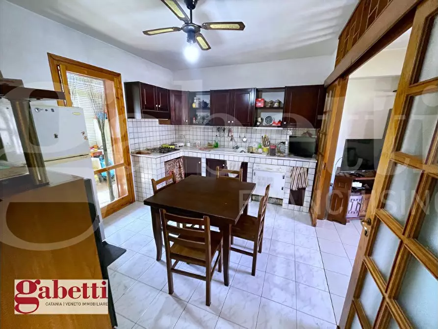Immagine 6 di Appartamento in vendita  in Via Gesualdo Bufalino, 9 a Aci Catena