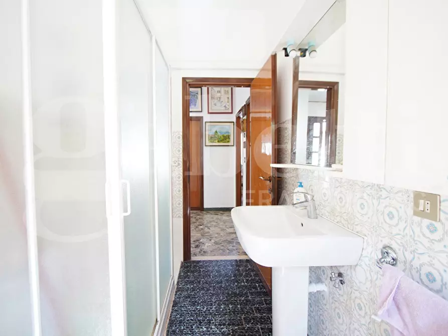 Immagine 21 di Villa in vendita  in Via Rielta, . a Venezia