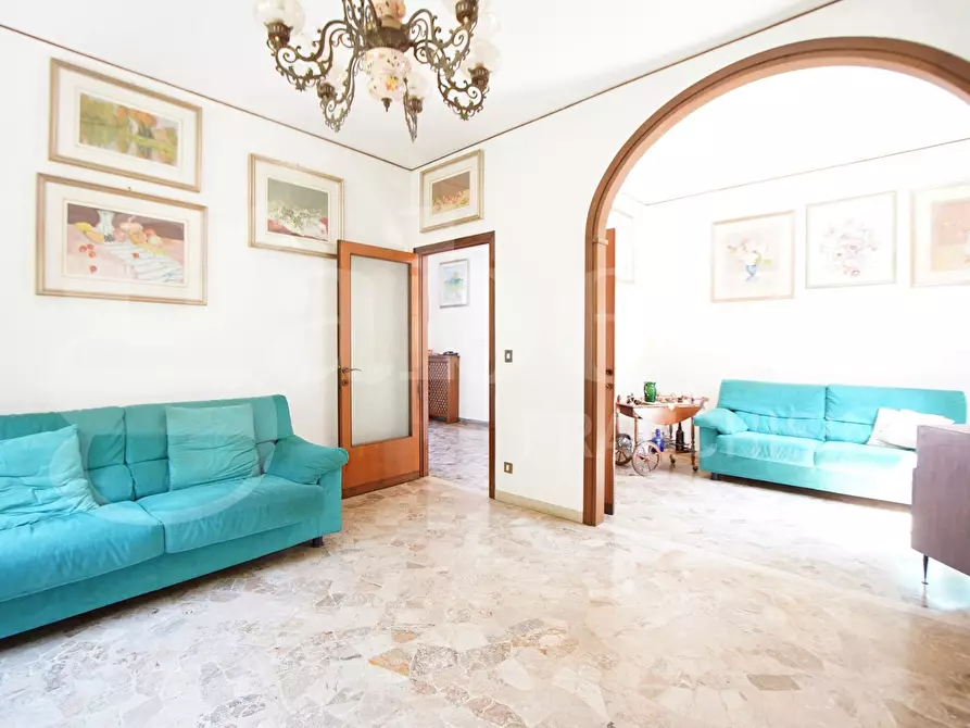 Immagine 5 di Villa in vendita  in Via Rielta, . a Venezia