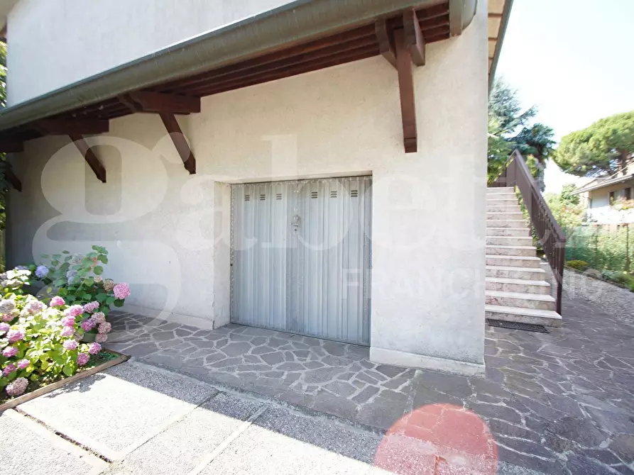 Immagine 1 di Villa in vendita  in Via Rielta, . a Venezia