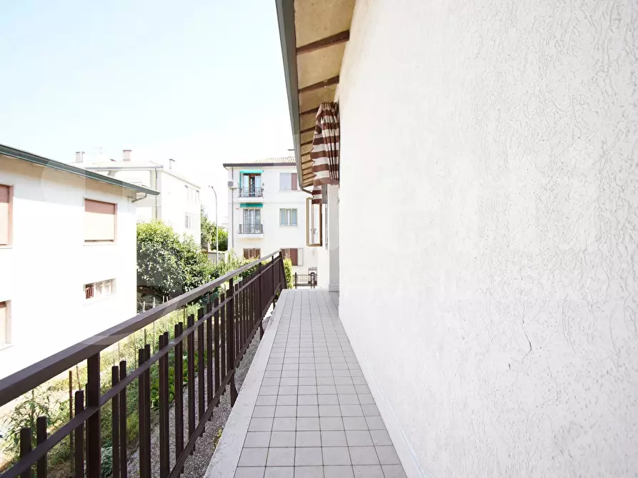 Immagine 14 di Villa in vendita  in Via Rielta, . a Venezia