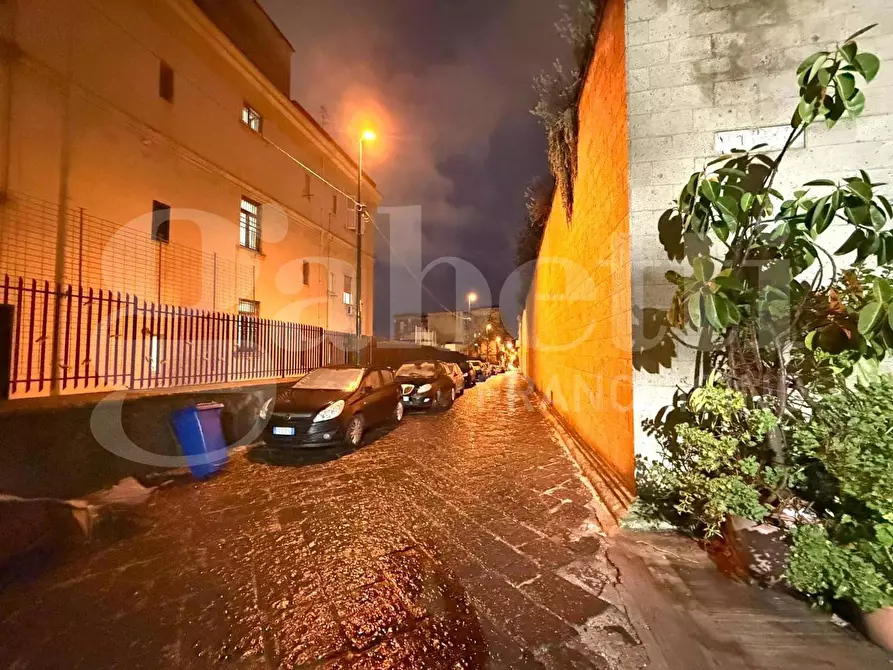 Immagine 1 di Box auto in affitto  in Vico sant'eframo vecchio a Napoli
