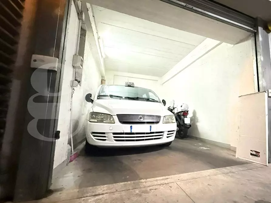Immagine 5 di Box auto in affitto  in Vico sant'eframo vecchio a Napoli