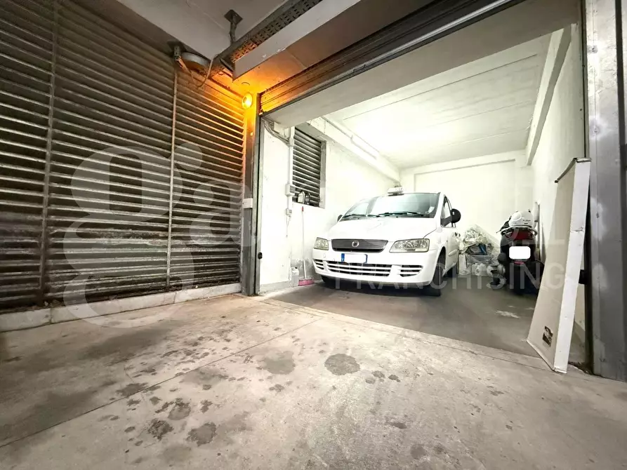 Immagine 4 di Box auto in affitto  in Vico sant'eframo vecchio a Napoli