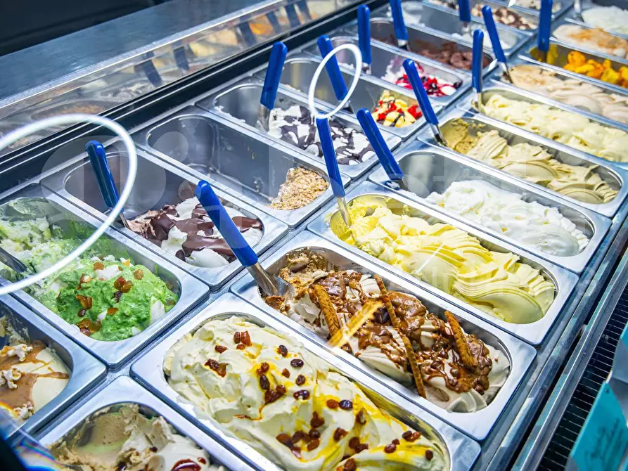 Immagine 3 di Attività commerciale in vendita  in Viale G. Marconi, 82 a Alba Adriatica