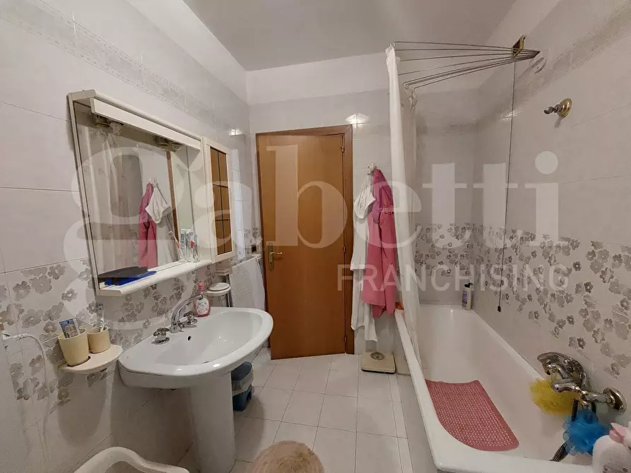 Immagine 42 di Villa in vendita  in Via Mameli, 9 a Corropoli