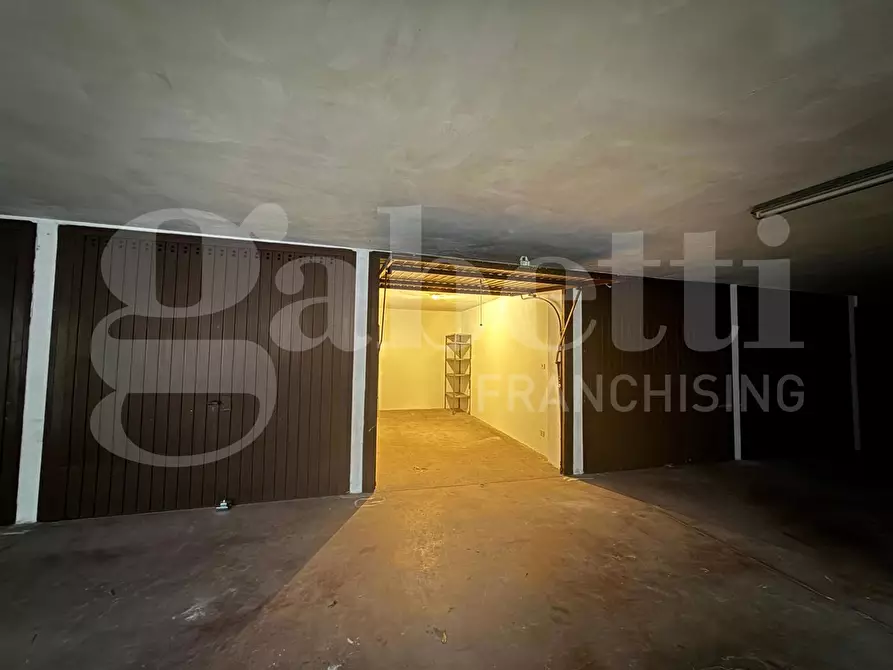 Immagine 4 di Box auto in vendita  in Via Bolzano a Collegno