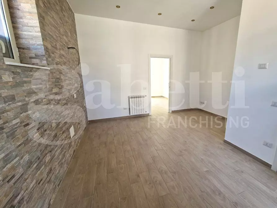 Immagine 2 di Appartamento in vendita  in Via marigliano a Napoli