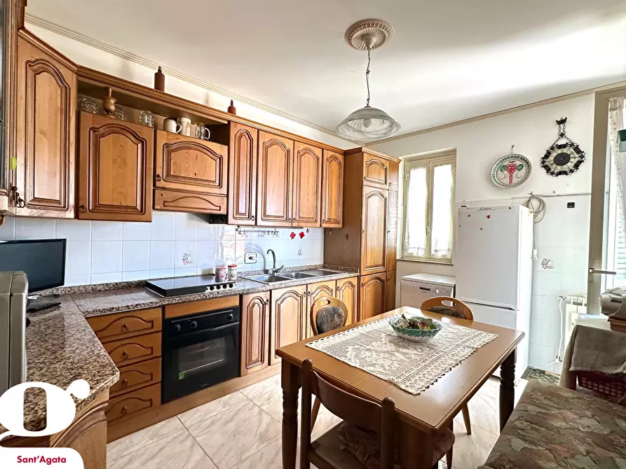 Immagine 6 di Appartamento in vendita  in Via CIRCONVALLAZIONE MONACI, 6 a Sant'agata Di Militello