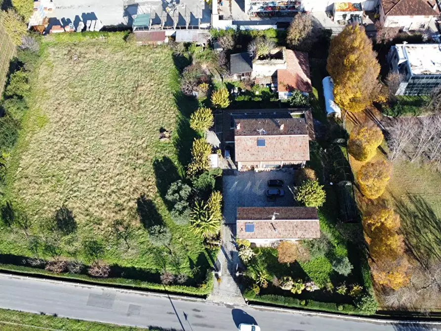 Immagine 11 di Casa quadrifamiliare in vendita  in Via nespolo, 2 a Adro