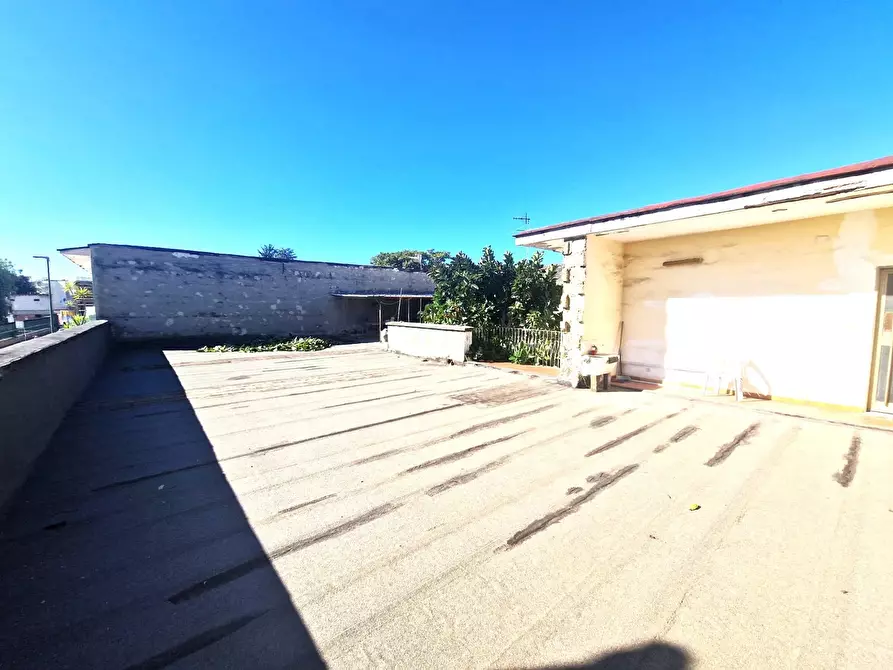 Immagine 18 di Palazzo in vendita  in Via Filippo Maria Briganti a Napoli