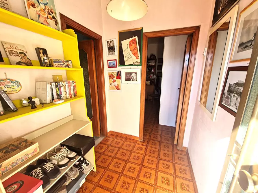 Immagine 11 di Palazzo in vendita  in Via Filippo Maria Briganti a Napoli