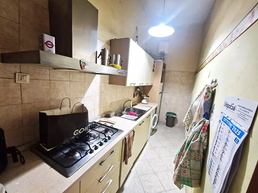 Immagine 8 di Palazzo in vendita  in Via Filippo Maria Briganti a Napoli