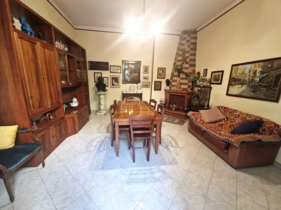 Immagine 9 di Palazzo in vendita  in Via Filippo Maria Briganti a Napoli