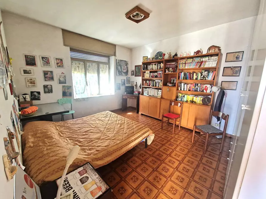 Immagine 12 di Palazzo in vendita  in Via Filippo Maria Briganti a Napoli