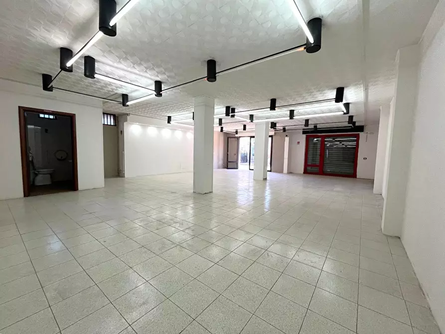 Immagine 3 di Attività commerciale in affitto  in Via SAN GIOVANNI BOSCO, 66 a San Severo