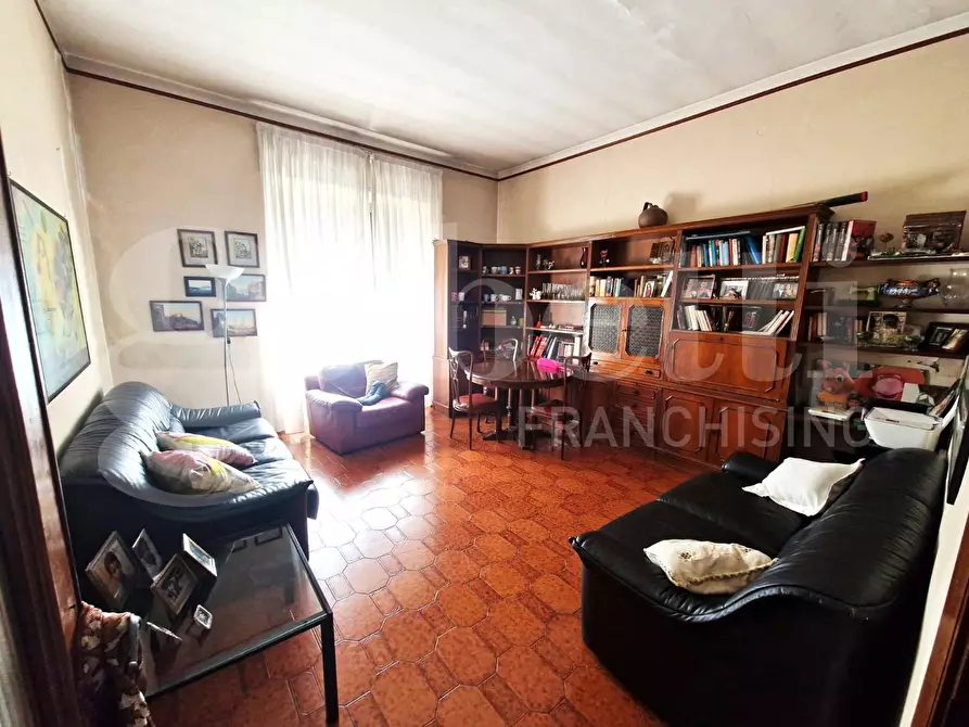 Immagine 3 di Palazzo in vendita  in Via filippo maria briganti a Napoli