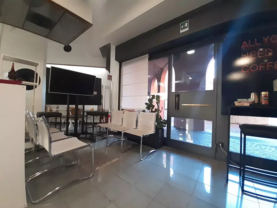 Immagine 8 di Negozio in vendita  in Via SANT'AMBROGIO, SC a Legnano