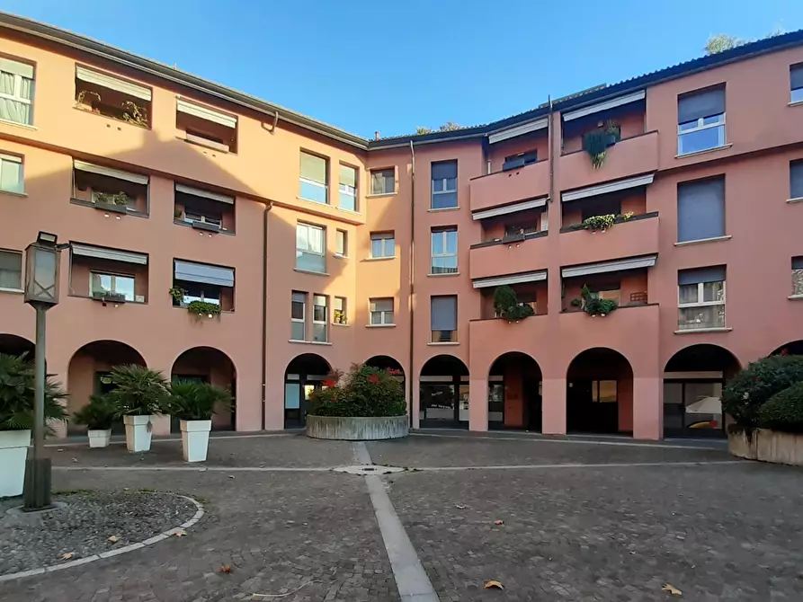 Immagine 17 di Negozio in vendita  in Via SANT'AMBROGIO, SC a Legnano