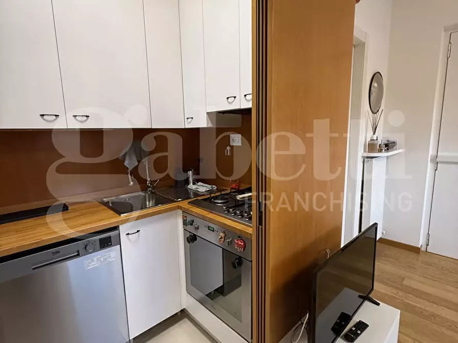 Immagine 12 di Palazzo in vendita  in Via Madruzza, snc a Como