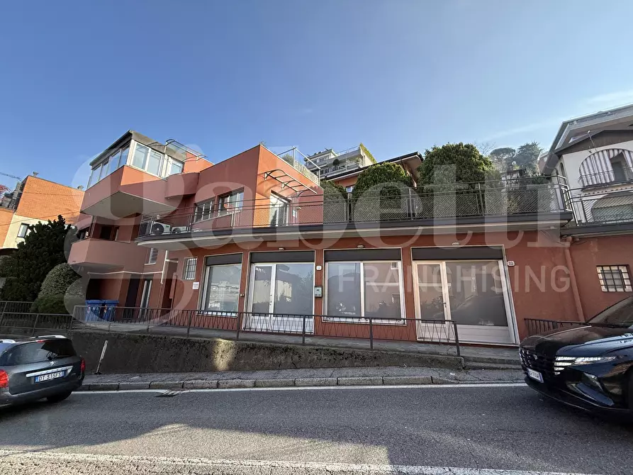 Immagine 9 di Palazzo in vendita  in Via Madruzza, snc a Como