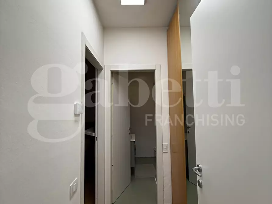 Immagine 20 di Palazzo in vendita  in Via Madruzza, snc a Como