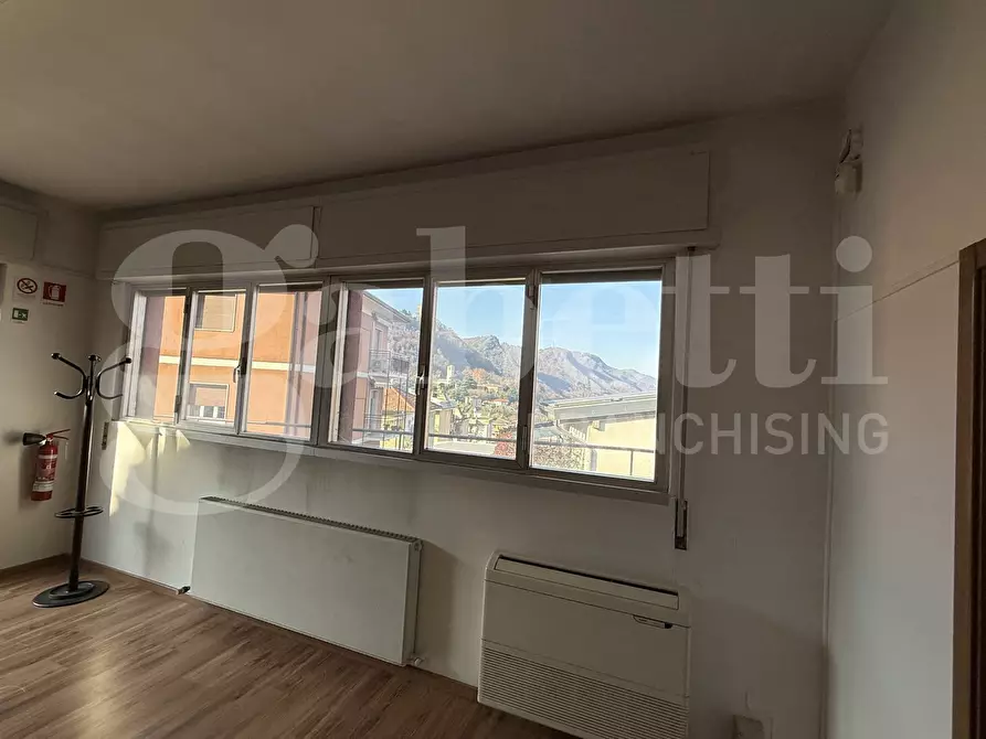 Immagine 8 di Palazzo in vendita  in Via Madruzza, snc a Como