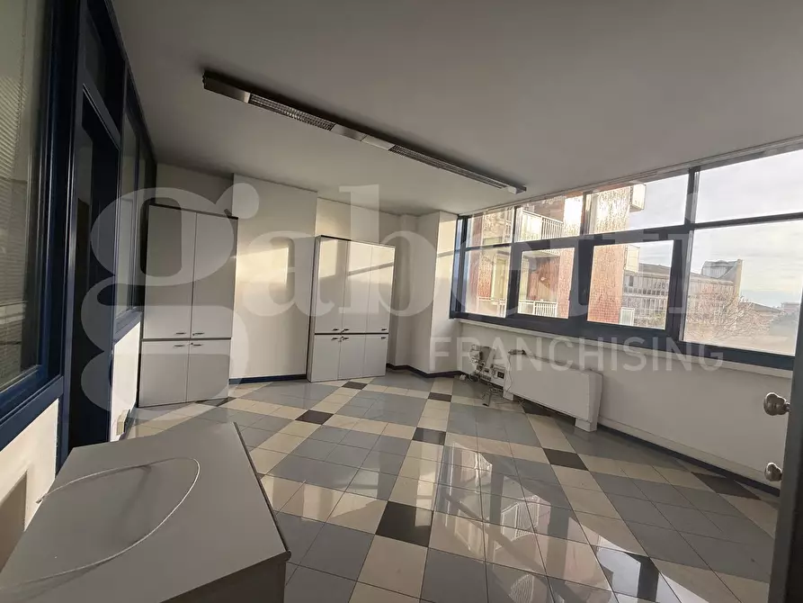 Immagine 8 di Ufficio in affitto  in Corso XXV aprile, snc a Erba